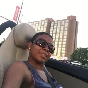 Meet your Posher, Candace